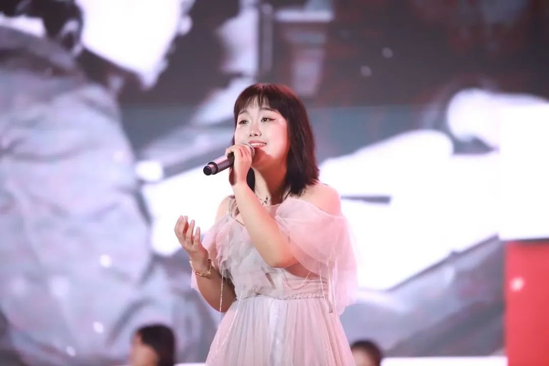 CEF7F4EA90B1D035F94B1EB5F9C2B7ED.jpg 图片